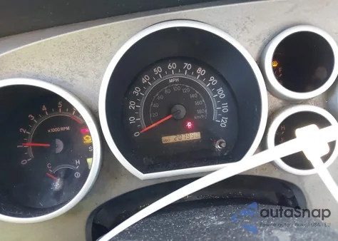 2010 Toyota Tundra Grade 5.7L V8 z USA, uszkodzony, nr VIN 5TFUY5F16AX102404